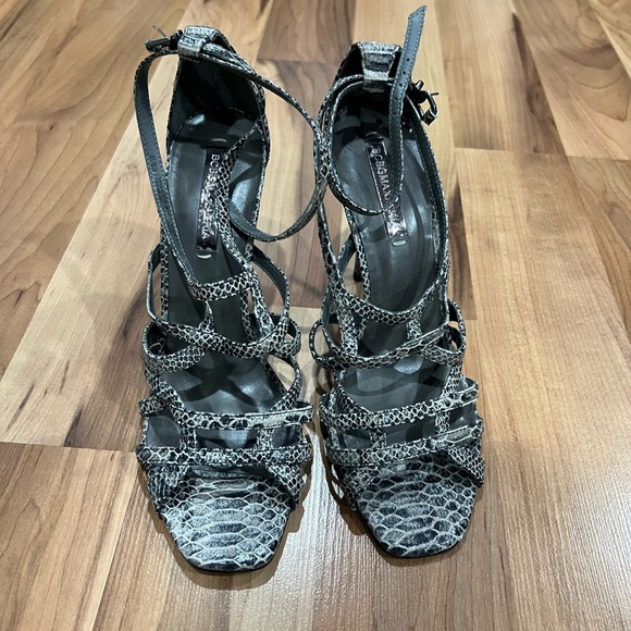 Gray and Black High Heeled Sandals with Stiletto Heel and Crisscross Straps - Picture 1 of 2